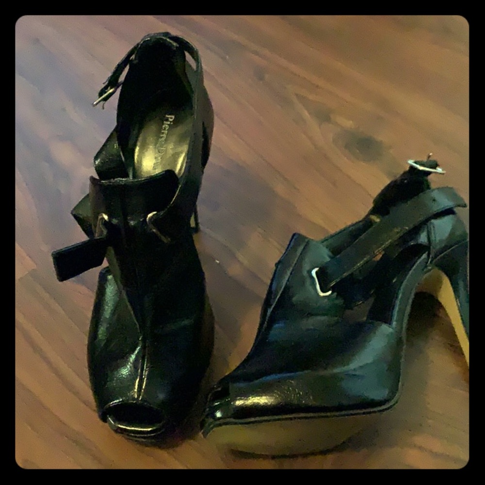Open toe bootie heel